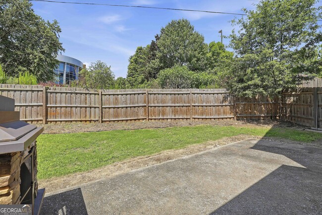 Building Photo - 130 S Fairfield Dr