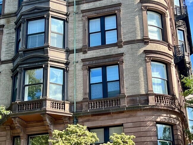 Building Photo - 416 Marlborough St