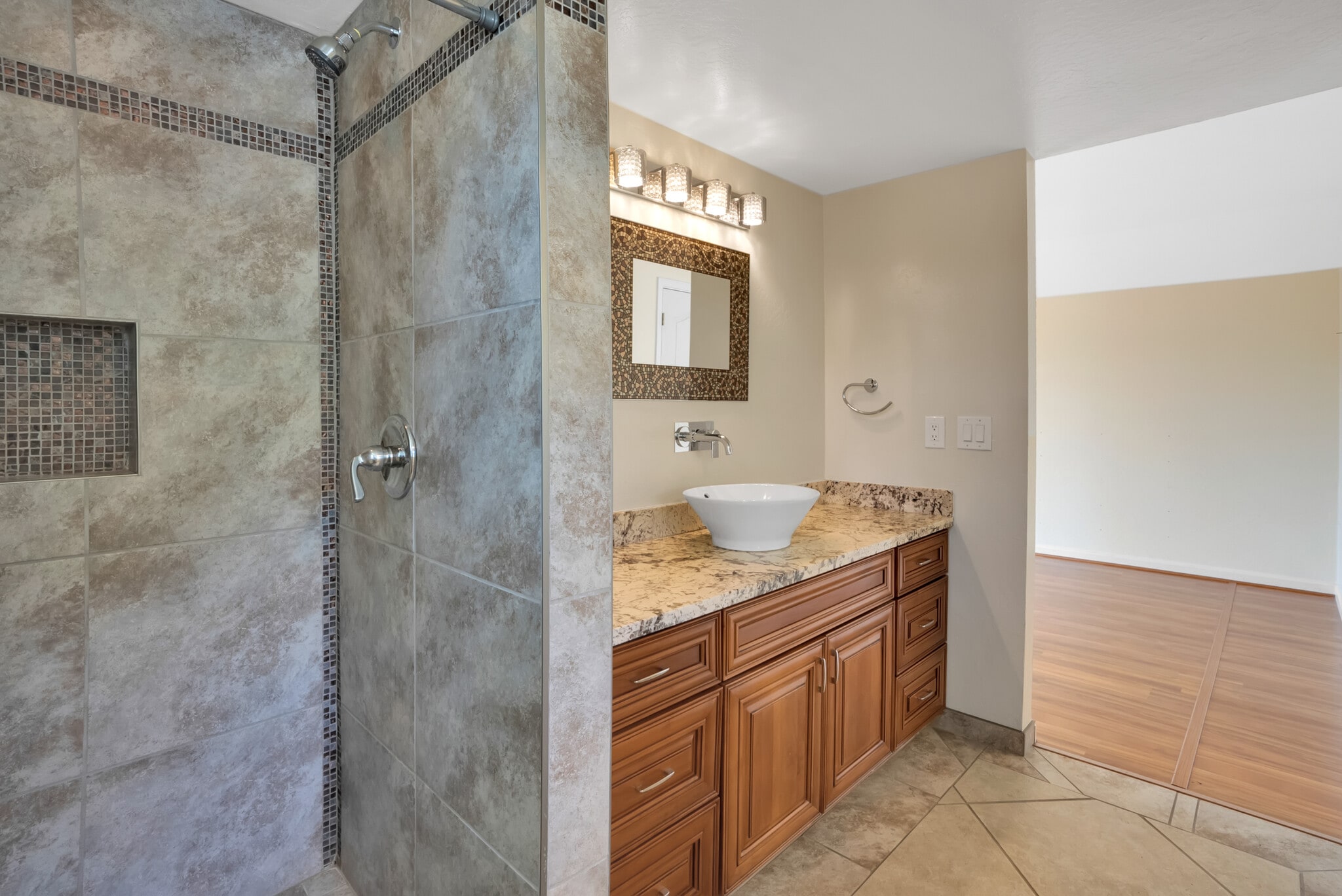 Building Photo - 813 Isbel Ct