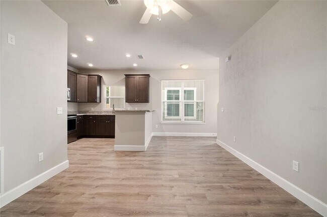 Building Photo - 622 NW 3rd Ave