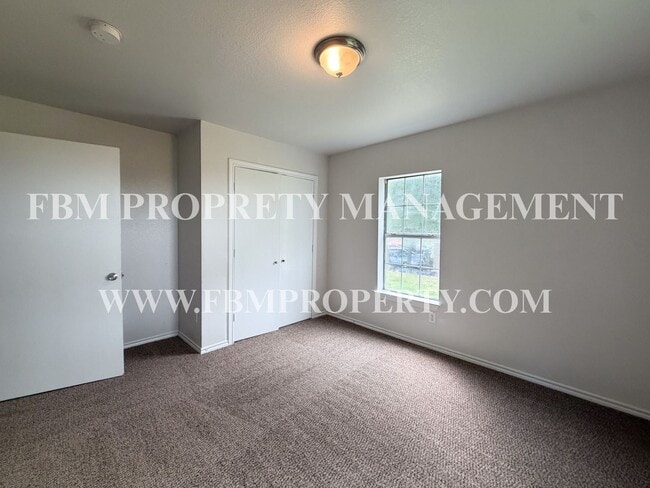 Building Photo - 1309 N Clay St