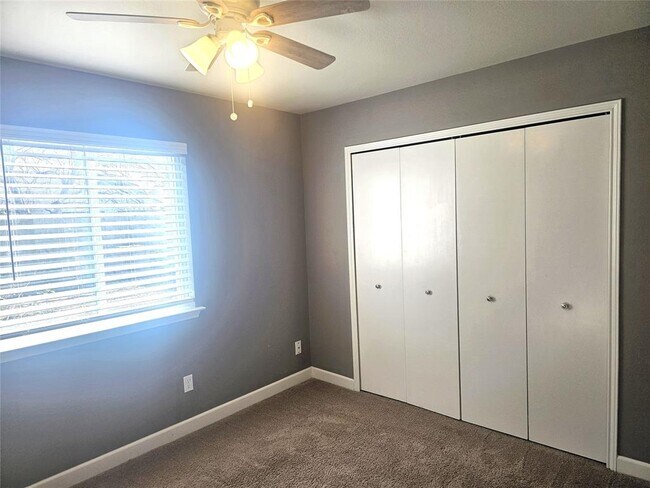 Building Photo - 12327 Limerick Ave