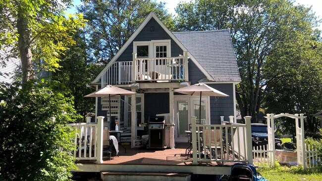 Backyard Deck - 49 Prince St