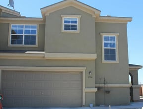 Building Photo - 3BR 2.5BA Home w/ Refrigerated Air near UNM (OPEN HOUSE 7/16 4:45)