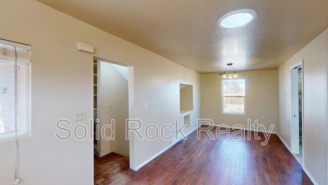 Building Photo - 212 Karr Rd