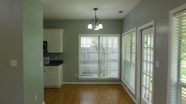 Building Photo - 632 Forest Lakes Dr