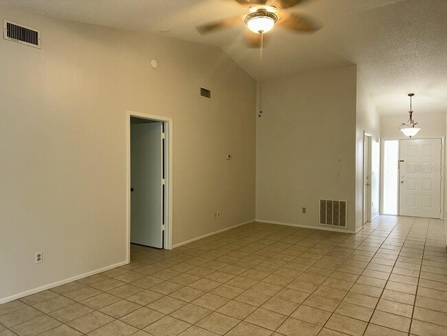 Building Photo - 4002 Shoreside Cir