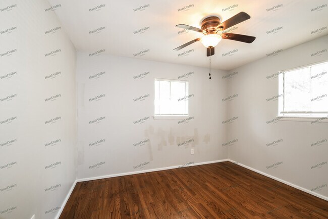 Building Photo - 154 Elbring Dr