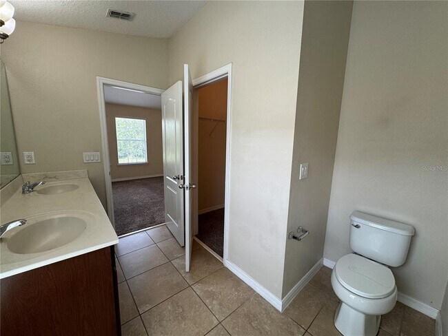 Building Photo - 10716 Dawson Lily Way
