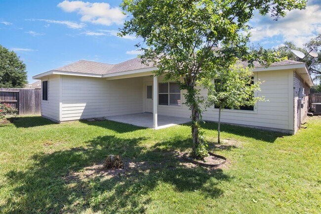 Building Photo - 32350 Cross Spring Park Ln