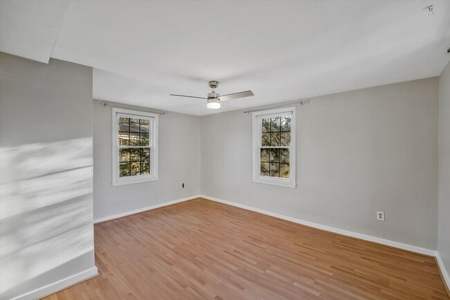 Building Photo - 704 S Arlington Mill Dr