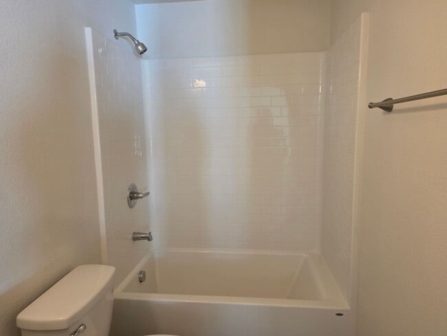 Building Photo - 195 Hacienda Loop