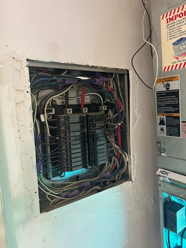 Building Photo - 3980 Crayrich Cir