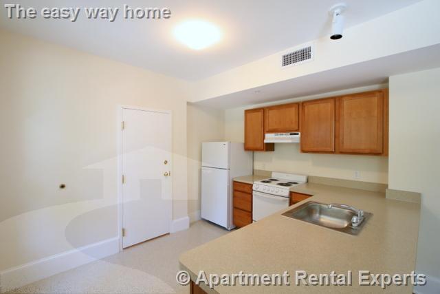 Building Photo - 881 Massachusetts Ave