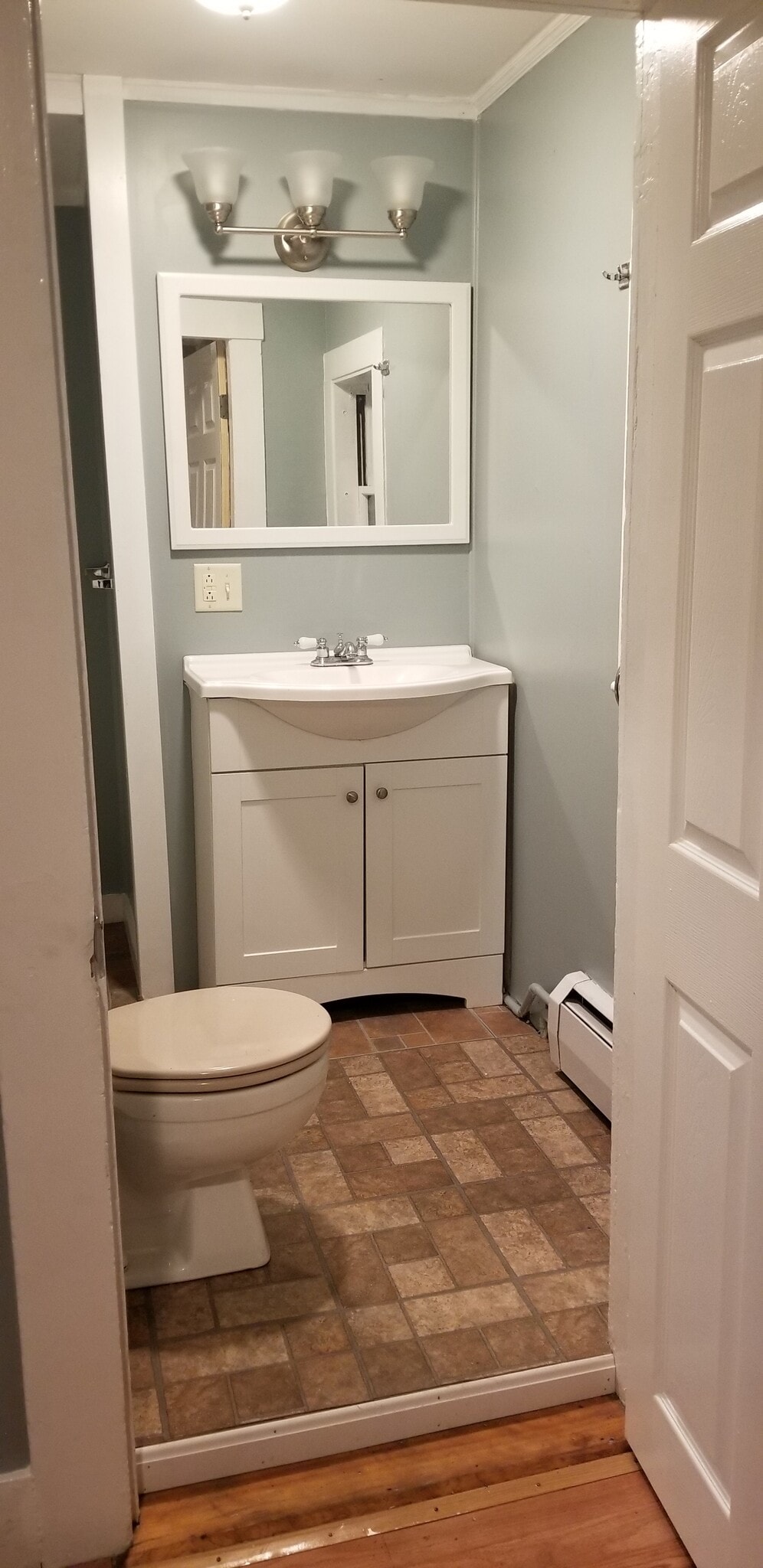 Bathroom - 21 Charles St