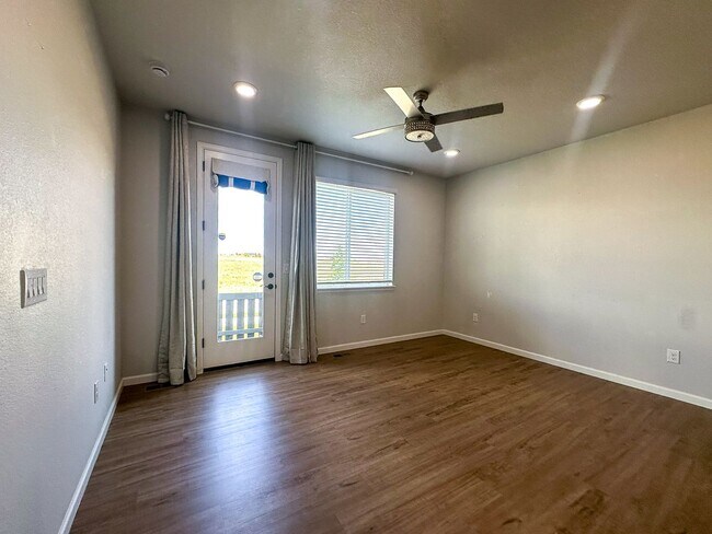 Building Photo - Alder Creek 3bd 2.5ba paired home for rent!
