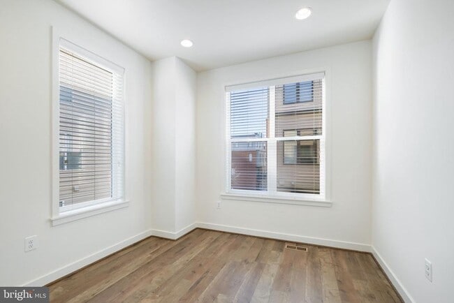 Building Photo - 16560 Crabbs Branch Way