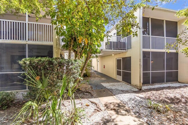 Building Photo - 3835 Almeria Ave