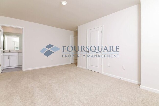 Building Photo - Townhome | Back Patio | Single Car Garage|...
