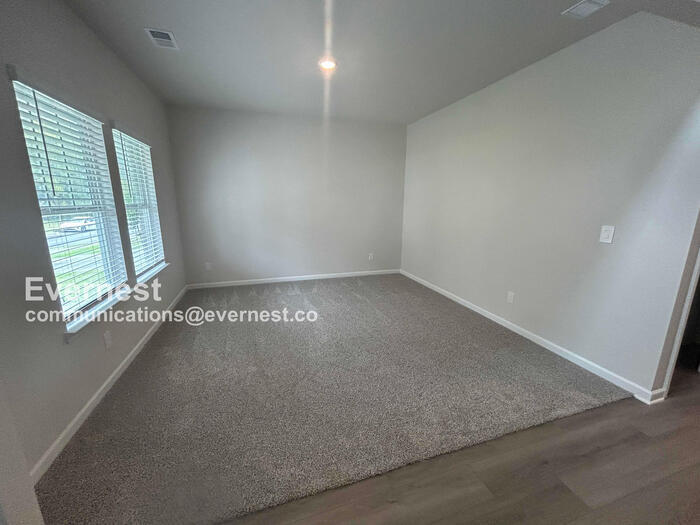 Building Photo - 3954 Brushy St