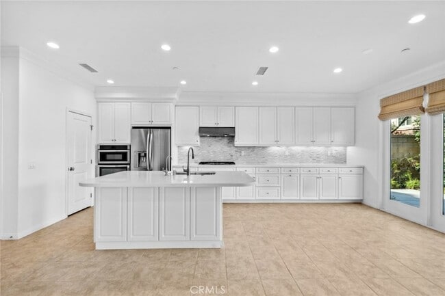 Building Photo - 99 Lupari