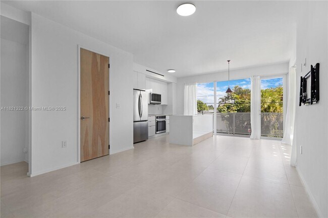 Building Photo - 4432 W Flagler St