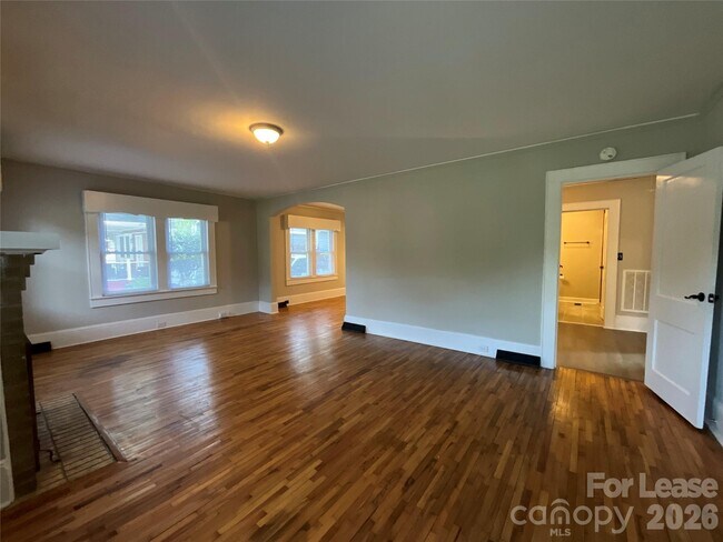 Building Photo - 3820 Freedom Dr