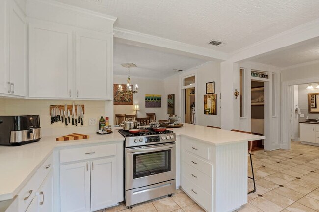 Building Photo - 509 Dabbs St