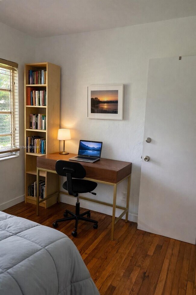 Building Photo - 5800 SW 61st St