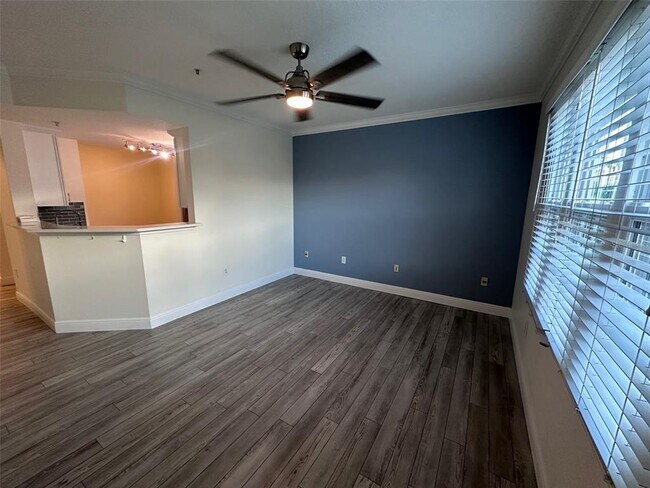 Building Photo - 501 Knights Run Ave
