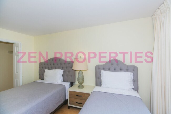 Building Photo - 250 ?Ohua Ave