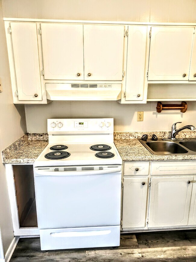 New stove - 5409 Hilltop Ave