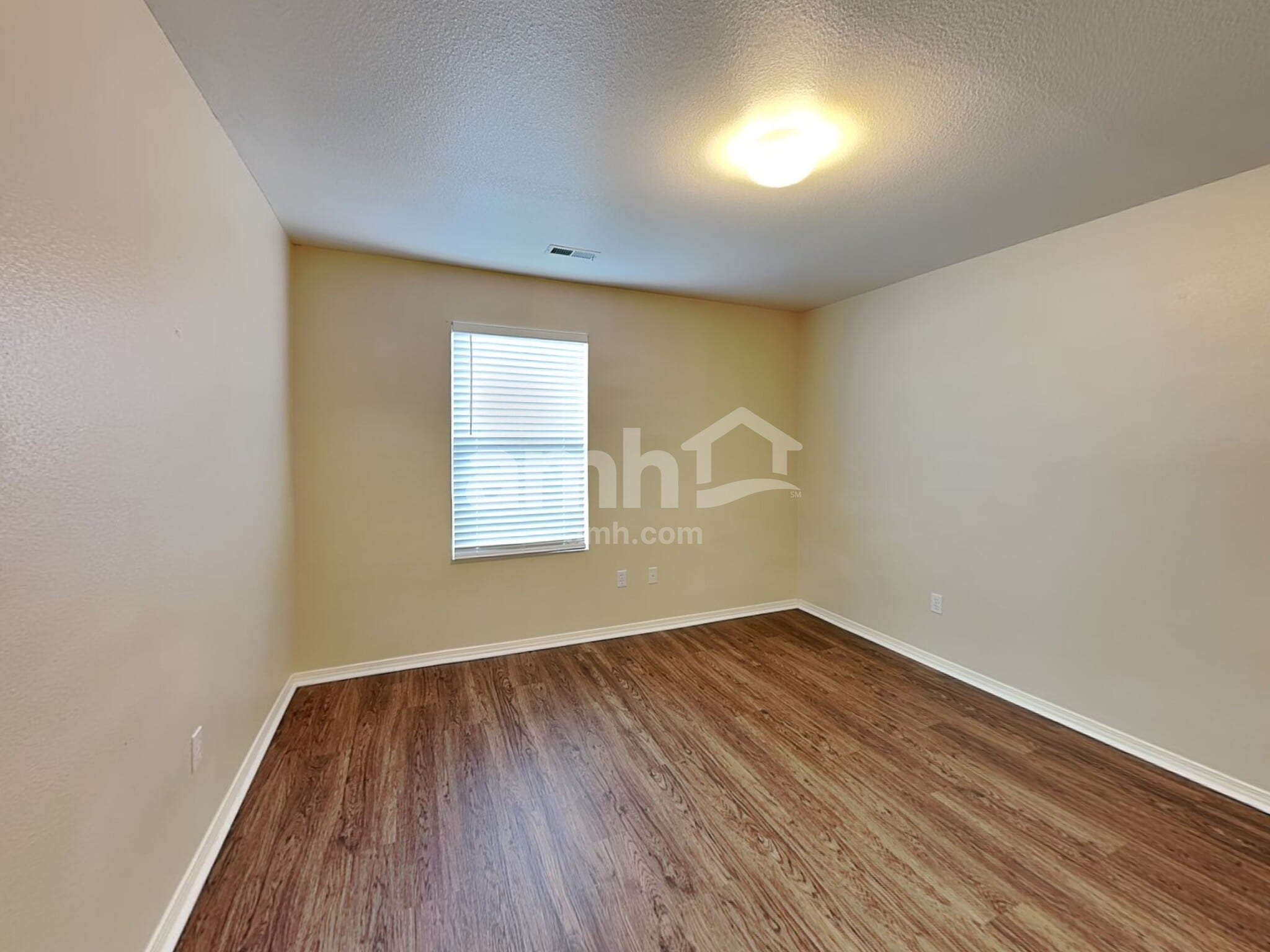 Building Photo - 2136 Summit Way