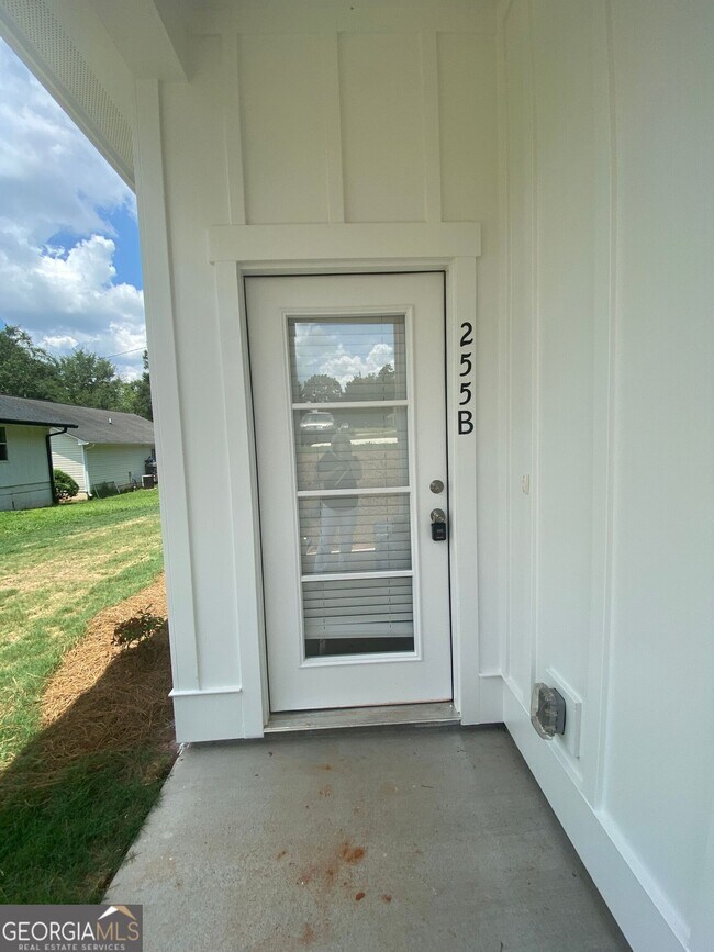 Building Photo - 255 Bailey St