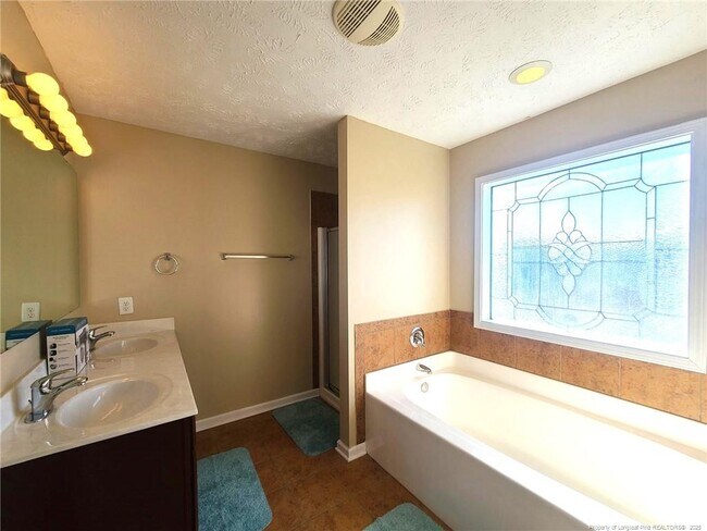 Building Photo - 972 Screech Owl Dr