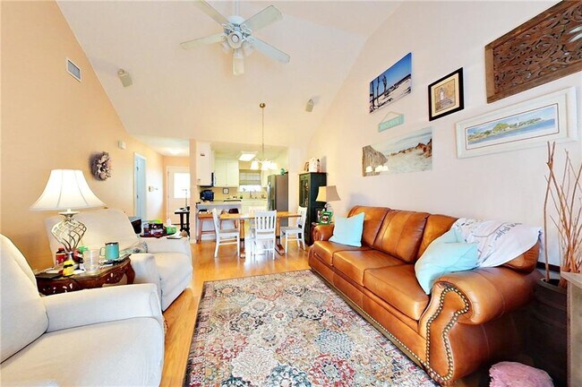 Building Photo - 168 Drew Cir