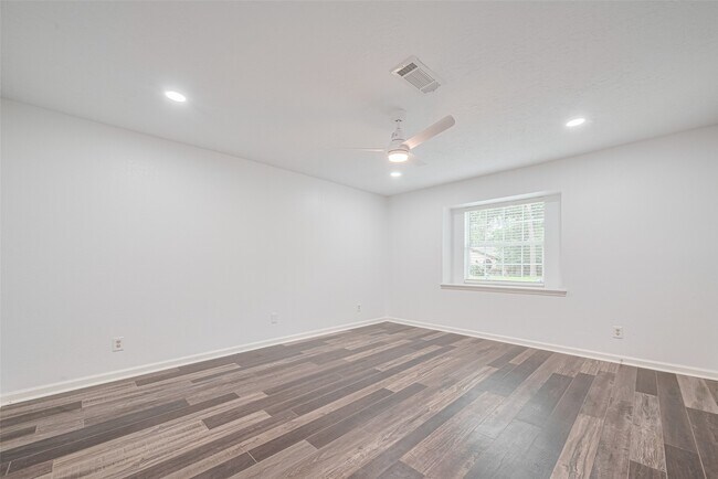Building Photo - 5303 Lookout Mountain Dr