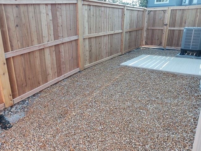 Building Photo - Fantastic Brand New 1 Bedroom Townhouse