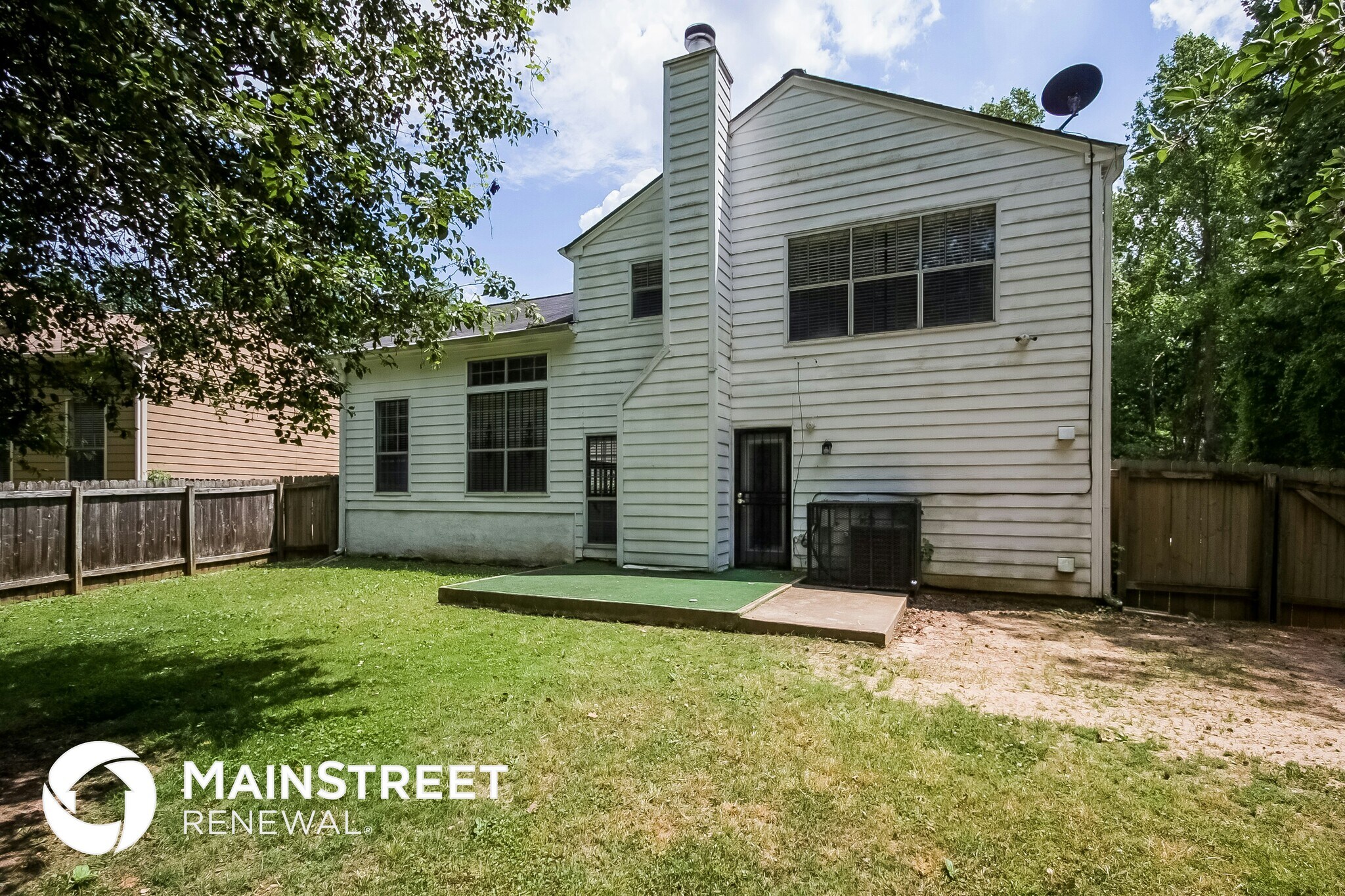 Building Photo - 6350 Laurel Post Dr