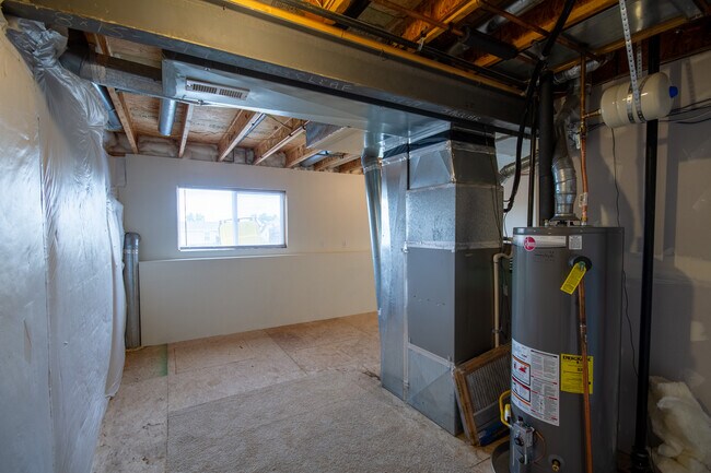 Building Photo - 5747 Jaguar Way