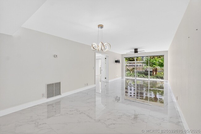 Building Photo - 3901 S Flagler Dr