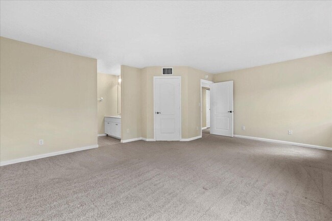 Building Photo - 41 Uno Lago Dr