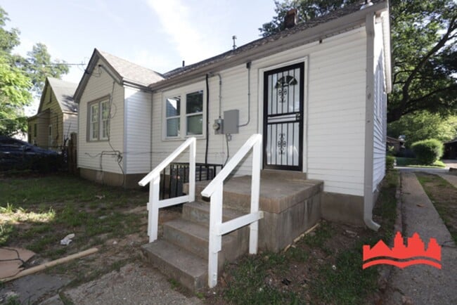 Building Photo - 2415 Arlington Ave