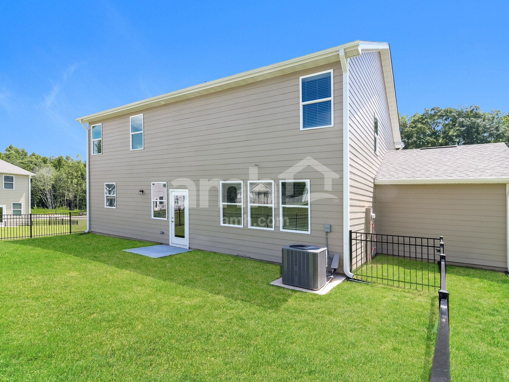 Building Photo - 221 Hickory Pointe Rd