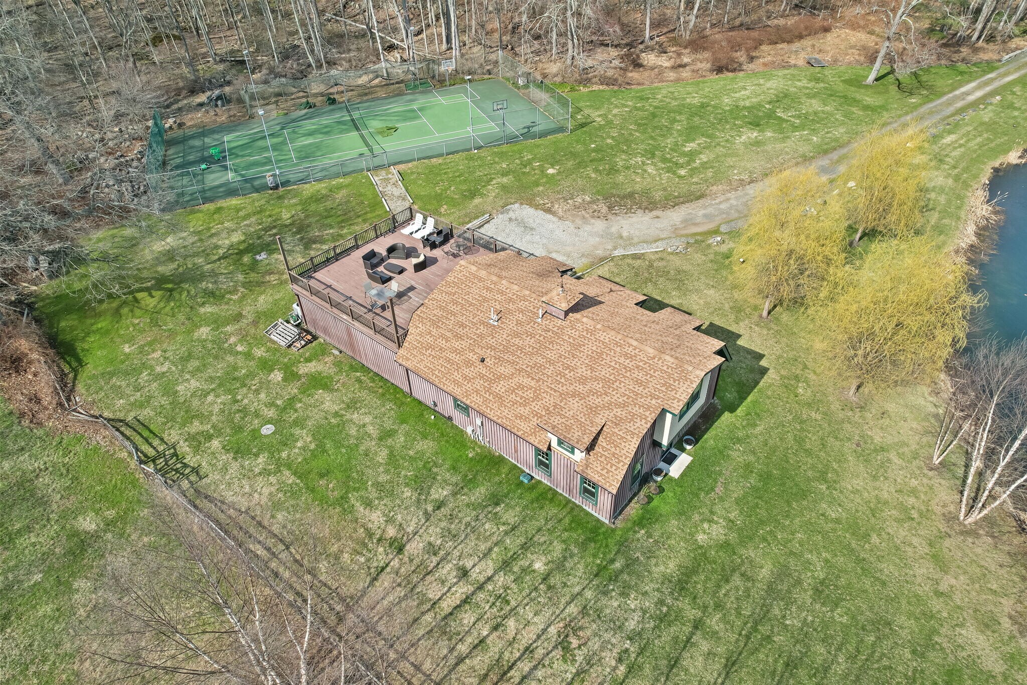 Building Photo - 39 Hunting Ridge Rd