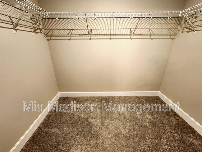 Building Photo - 231 HAISLEY RUN