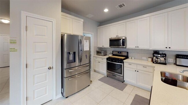 Building Photo - 1720 Yaupon Grove Ln