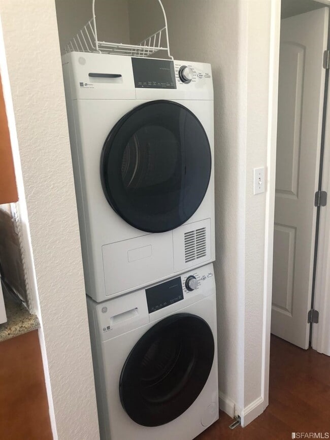 Building Photo - 201 Harrison St