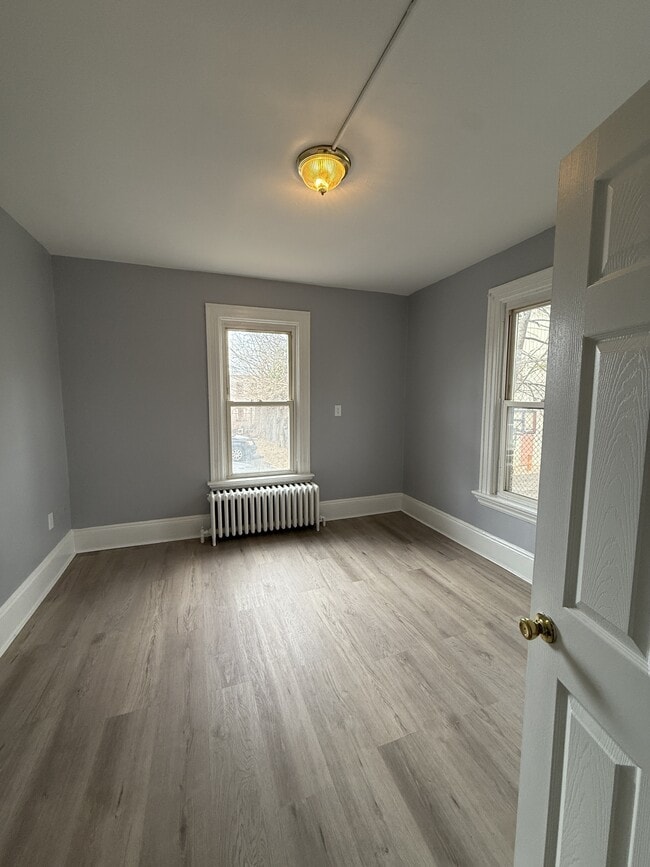 Building Photo - 96-98 Sargeant St-FL1