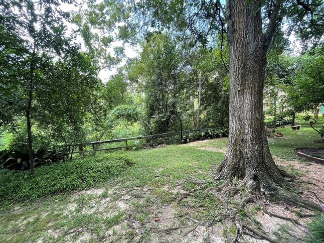 Building Photo - 8265 Kingsbrook Rd